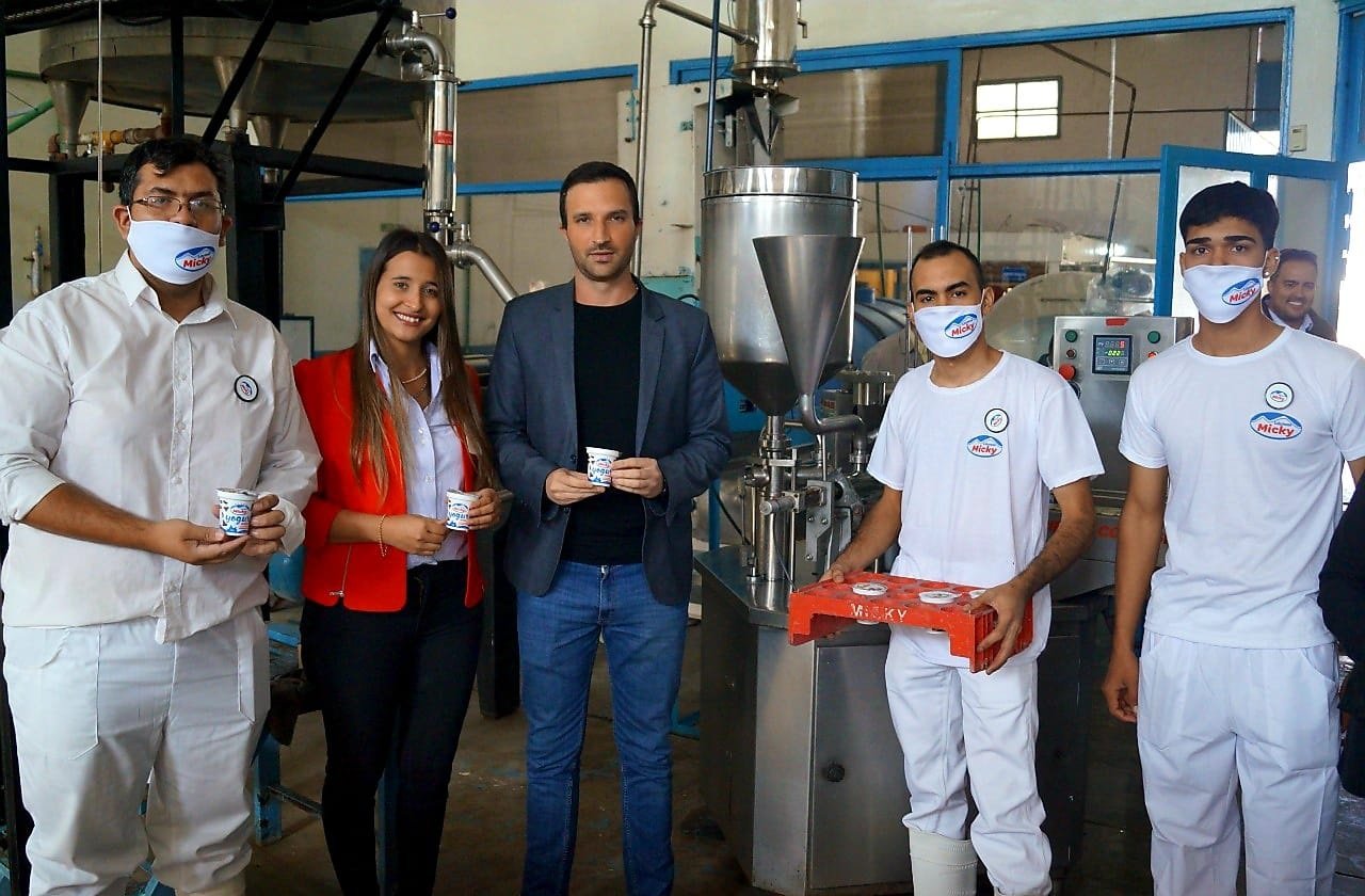 El ministro Álvarez participó de la reinauguración de tradicional empresa láctea