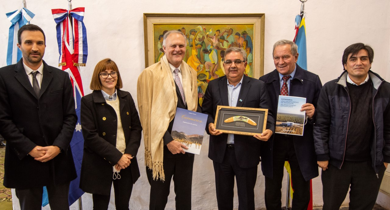 Raúl recibió al embajador de Australia   para dialogar sobre inversiones en Catamarca