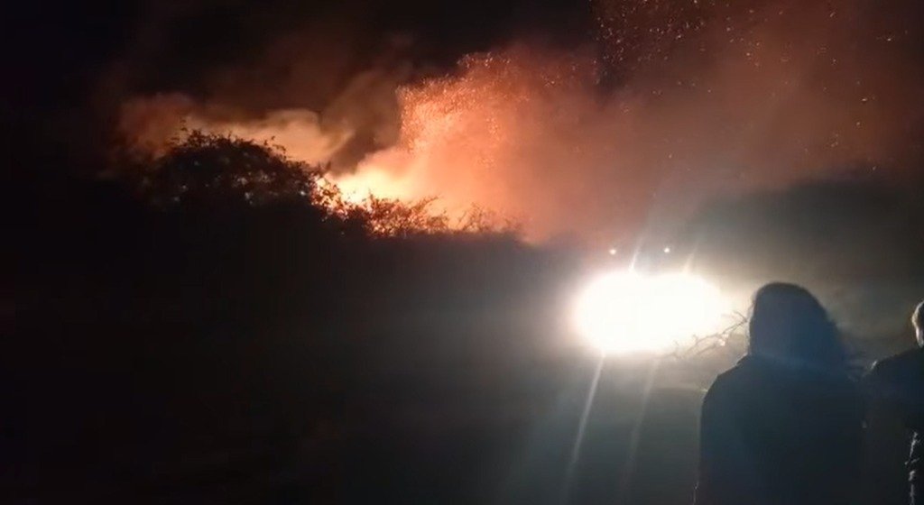 Gran incendio de pastizales en La Vista Larga, Fray Mamerto Esquiú
