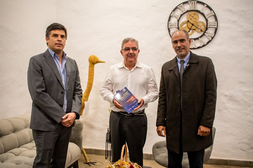 El Gobernador recibió al asesor General de La Rioja y dialogaron sobre la Reforma de la Constitución