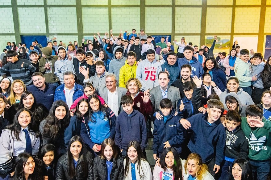 Raúl acompañó a los alumnos de Capayán que participan en una nueva edición de las Olimpiadas de Saber